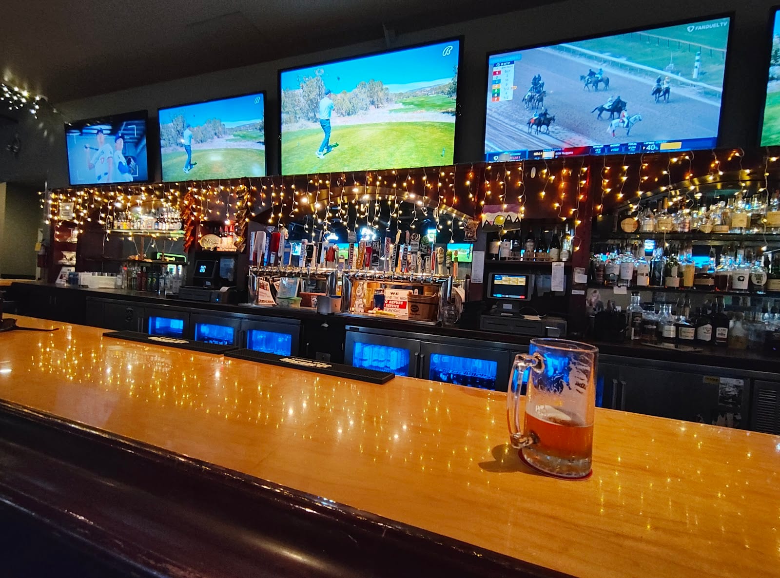 The Bench Sports Bar & Grill, photo 2