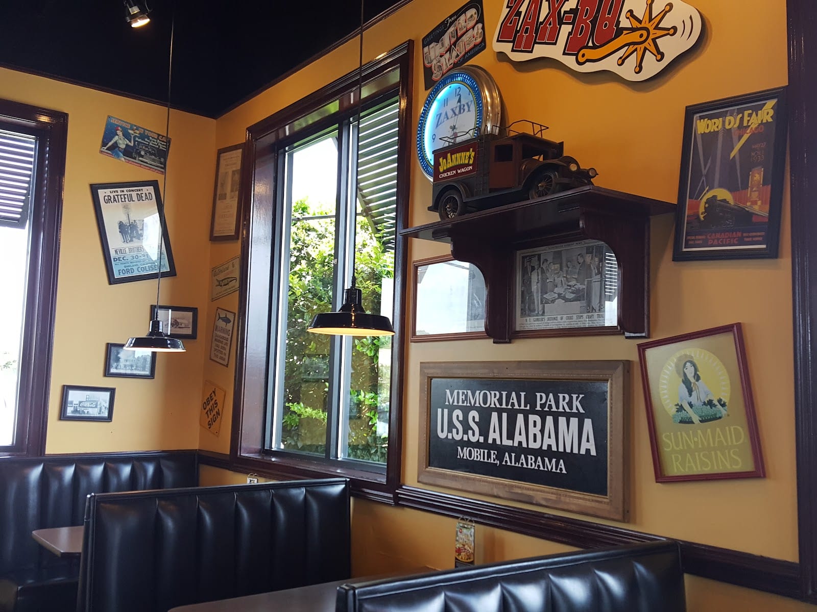 Zaxbys Chicken Fingers & Buffalo Wings, photo 2