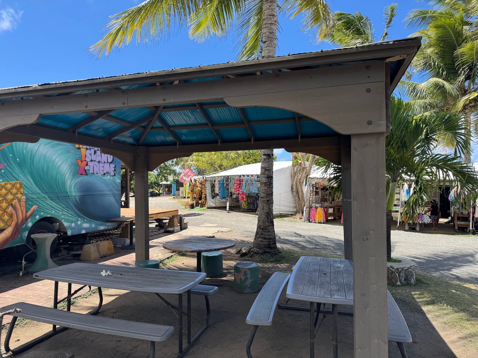 Hawaiian Island X-Treme Smoothies and Shaved Ice