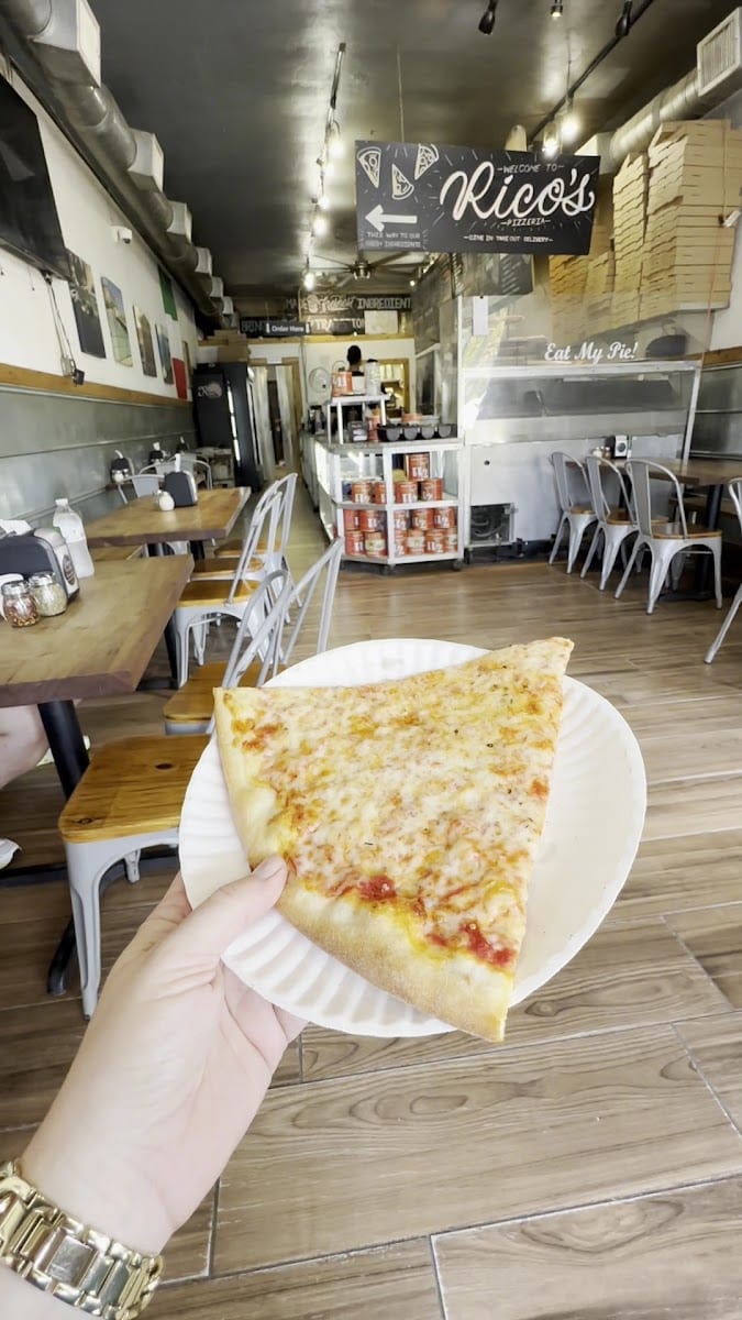 Rico's Pizzeria, photo 3
