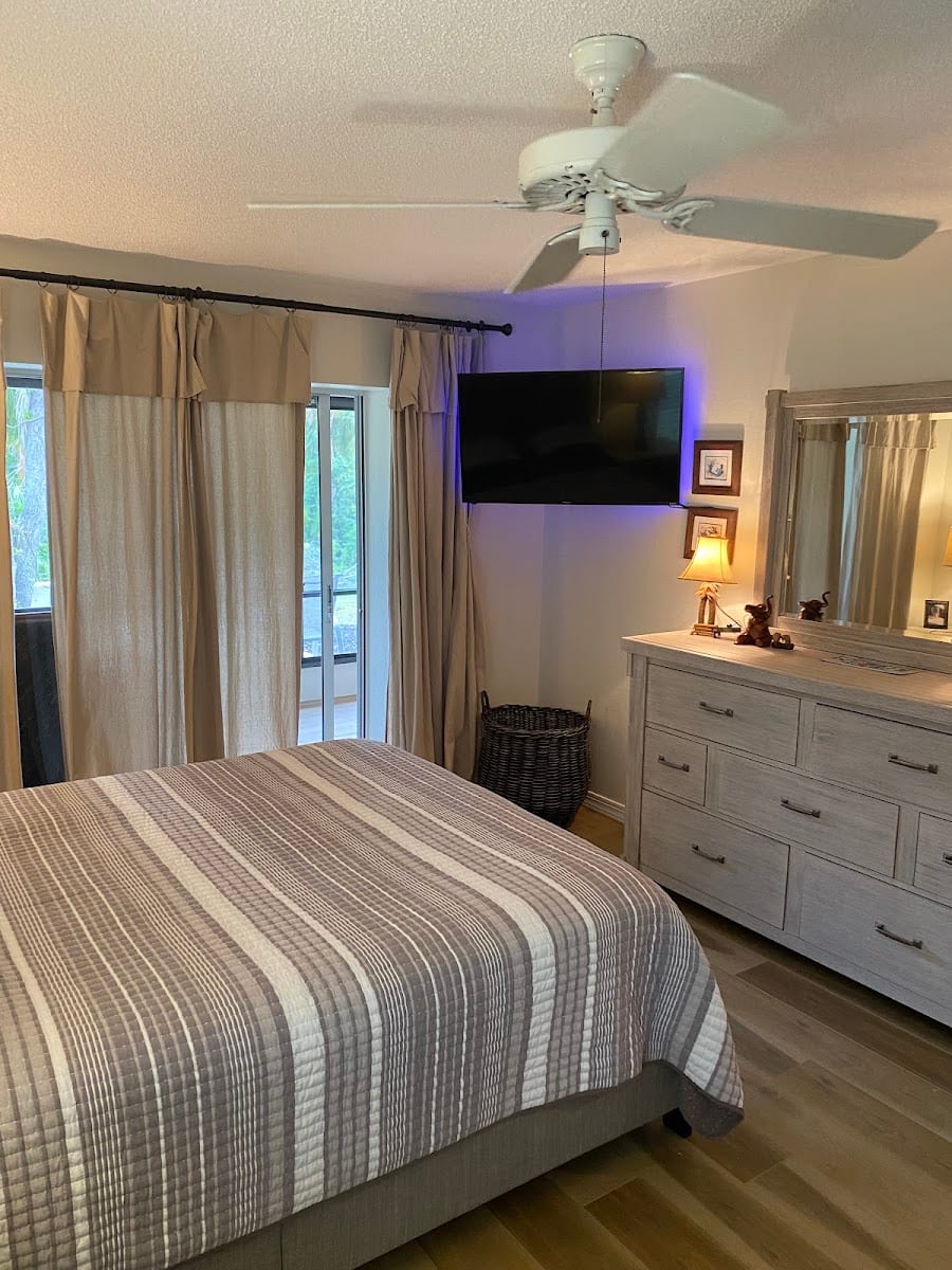 Ayers & Associates Real Estate - Enya Overholser PA - Realtor, photo 3