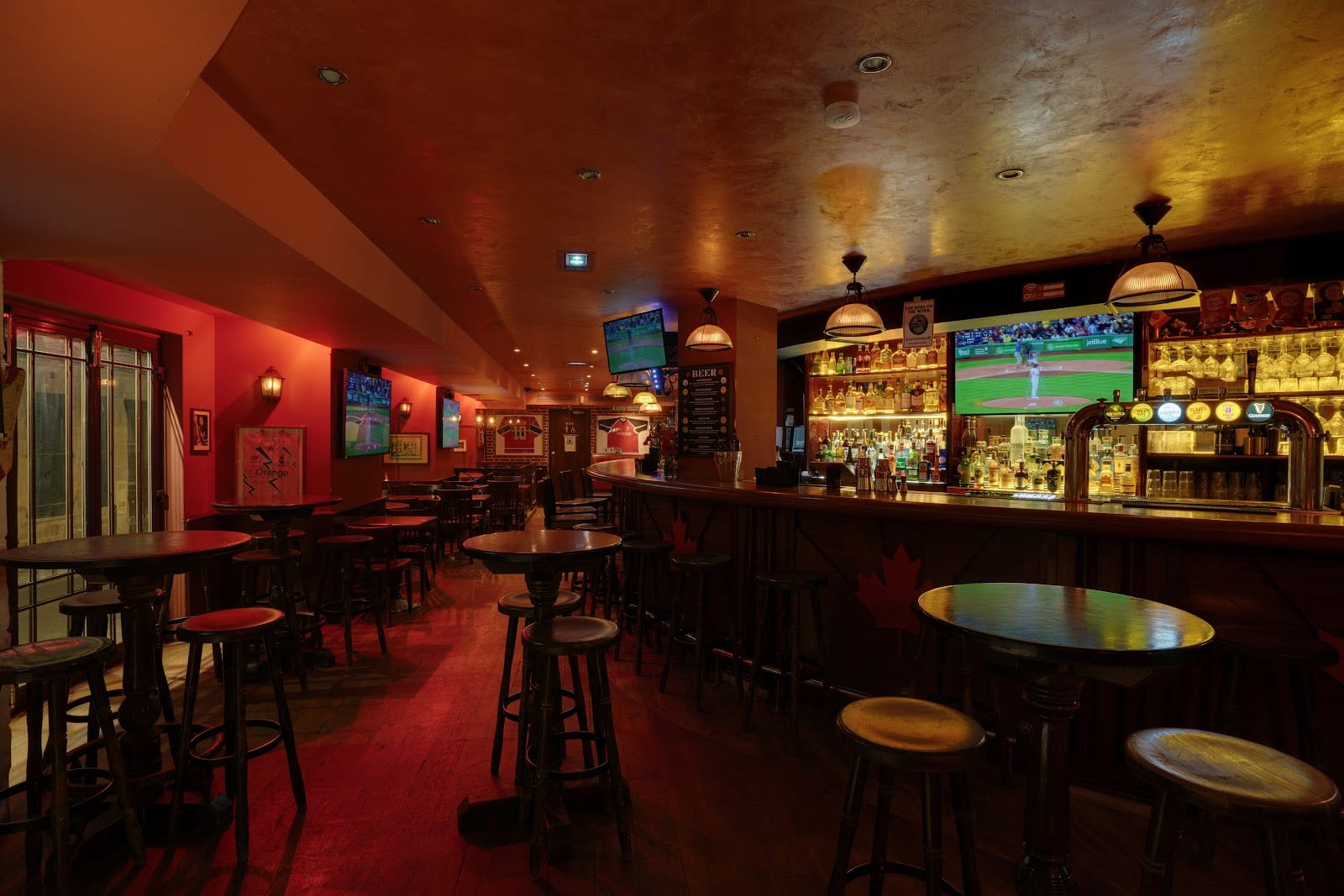 The Great Canadian Pub, photo 3