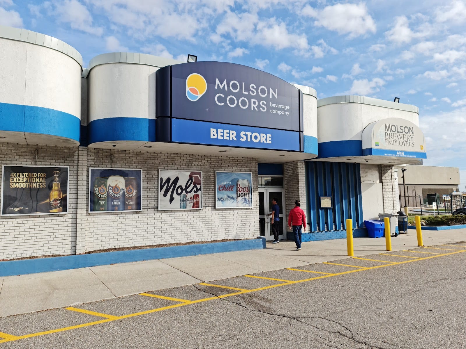 Ship & Sip From The Molson Brewery