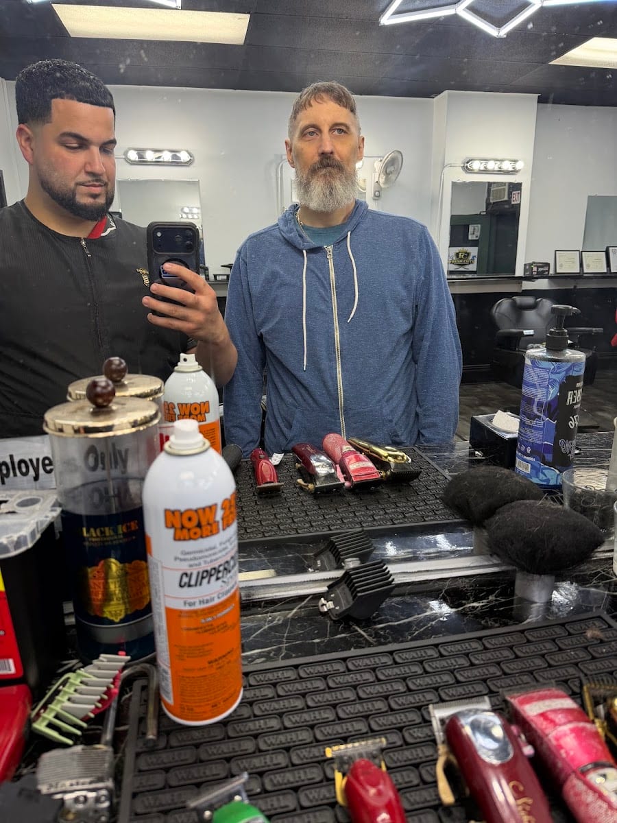 Fresh cuts barbershop, photo 3