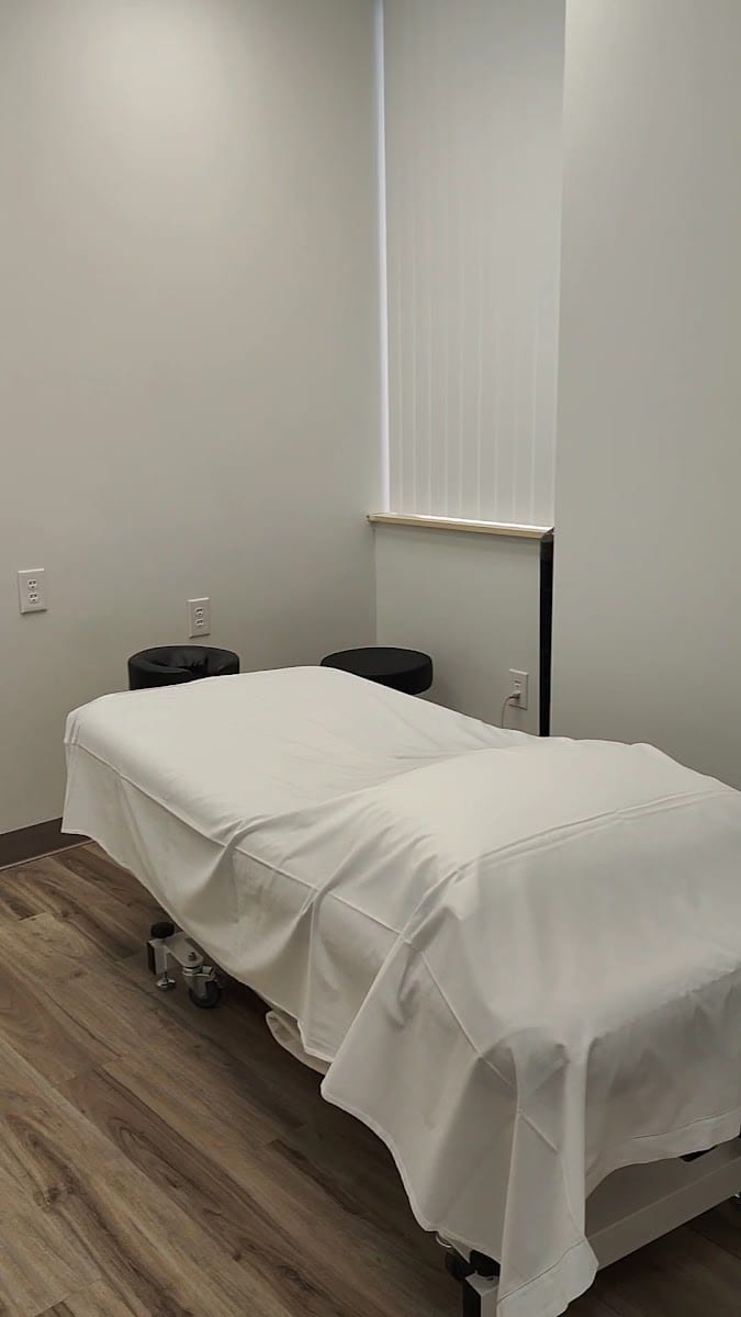 Evomotion Health and Wellness - Chiropractic, Physiotherapy, Massage, Acupuncture, & Naturopathy Scarborough, photo 3