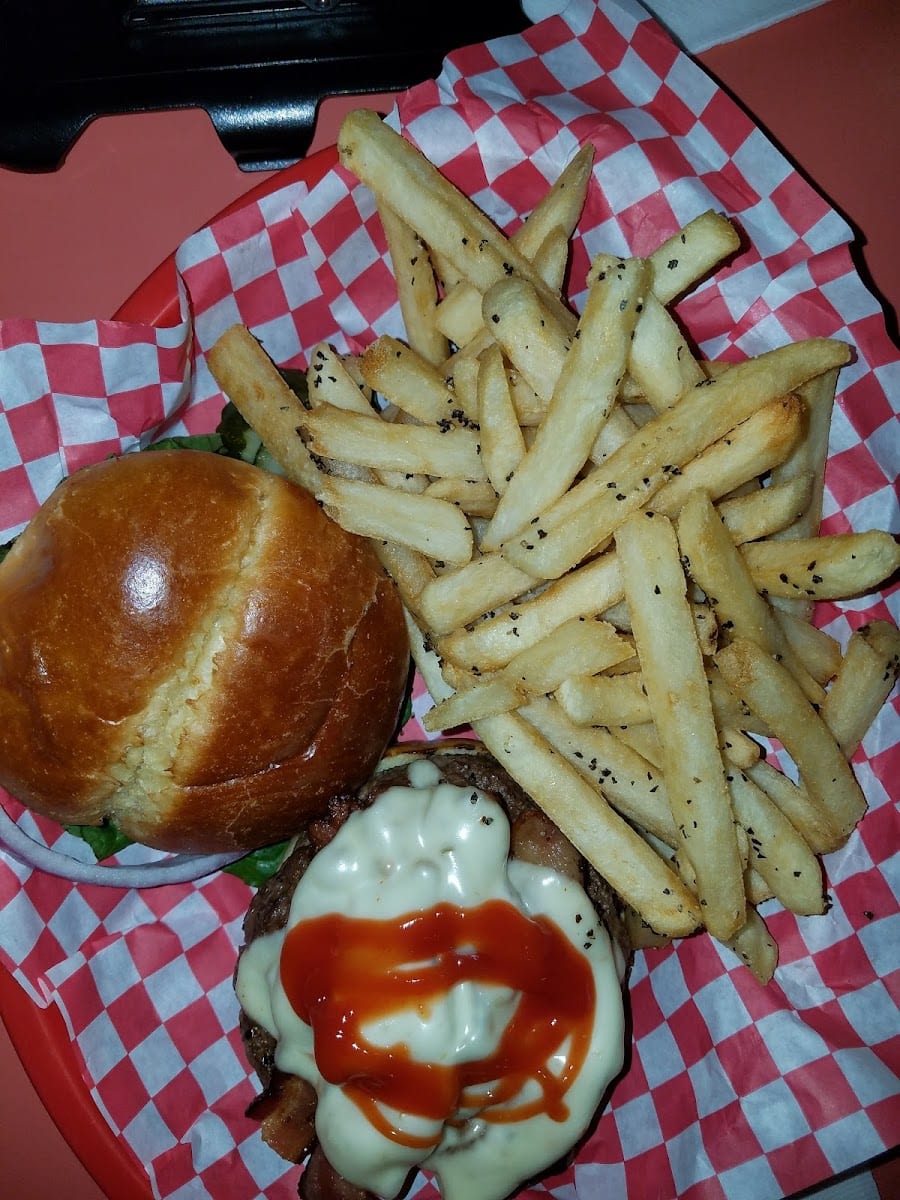 Frosty's | Bar and Grill