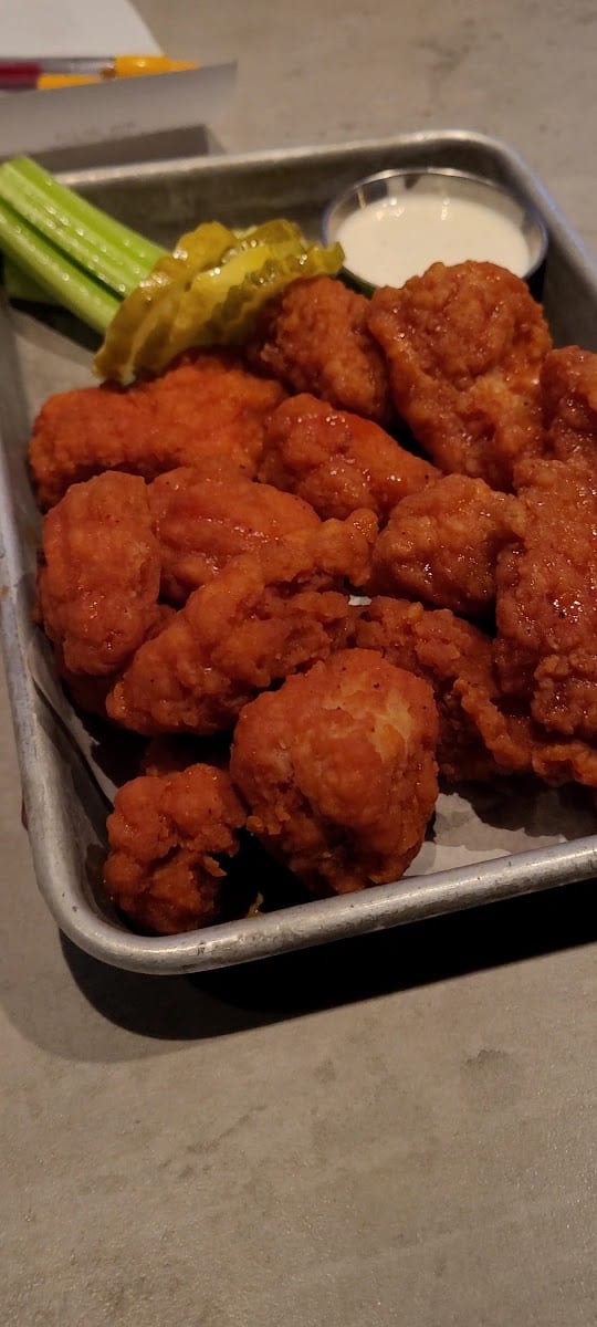BJ's Restaurant & Brewhouse, photo 3