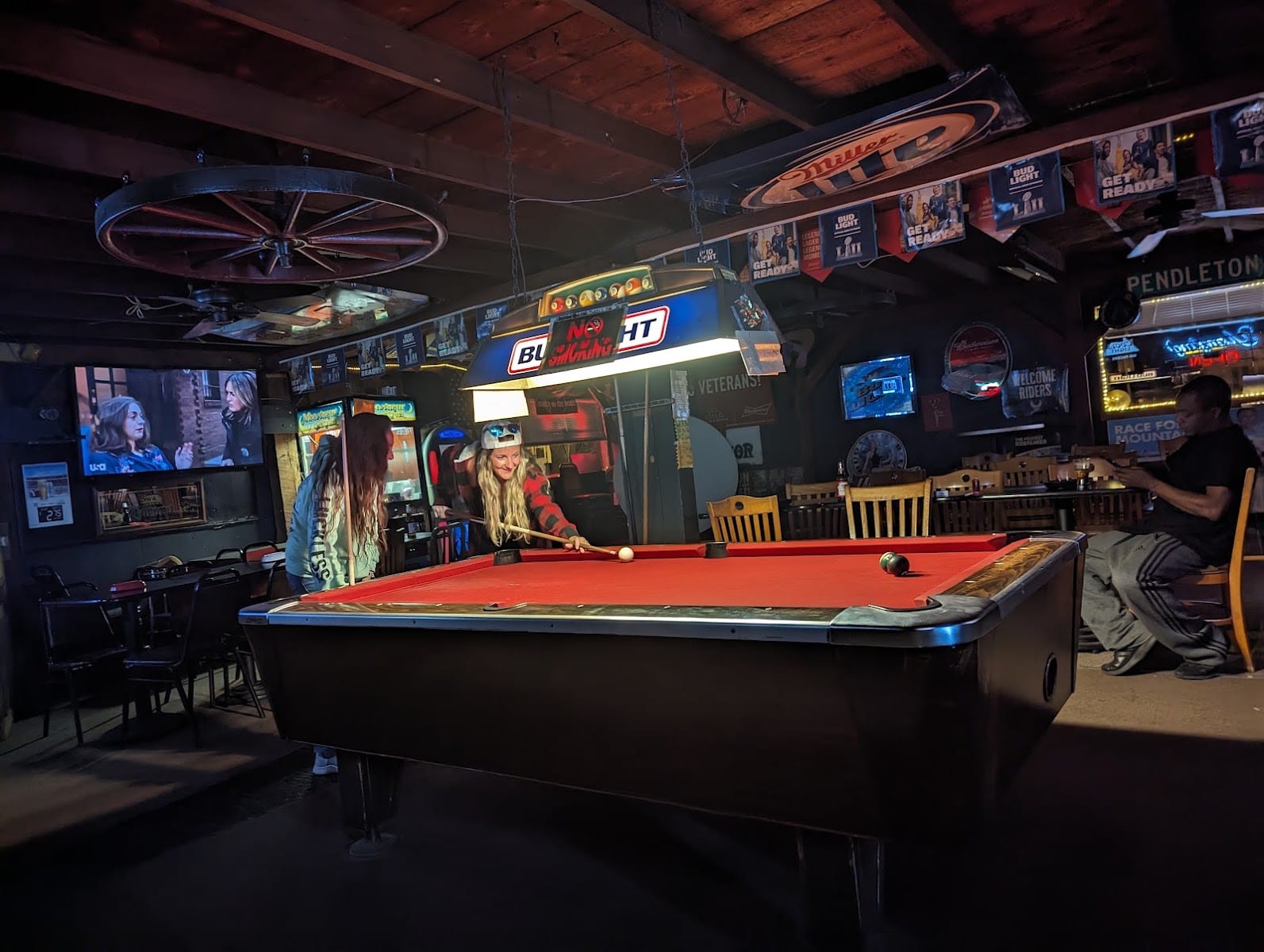 D T's R Bar, photo 3