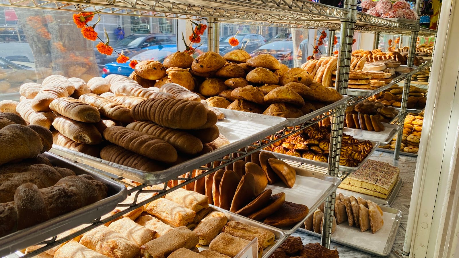 La Reyna Bakery & Coffee Shop