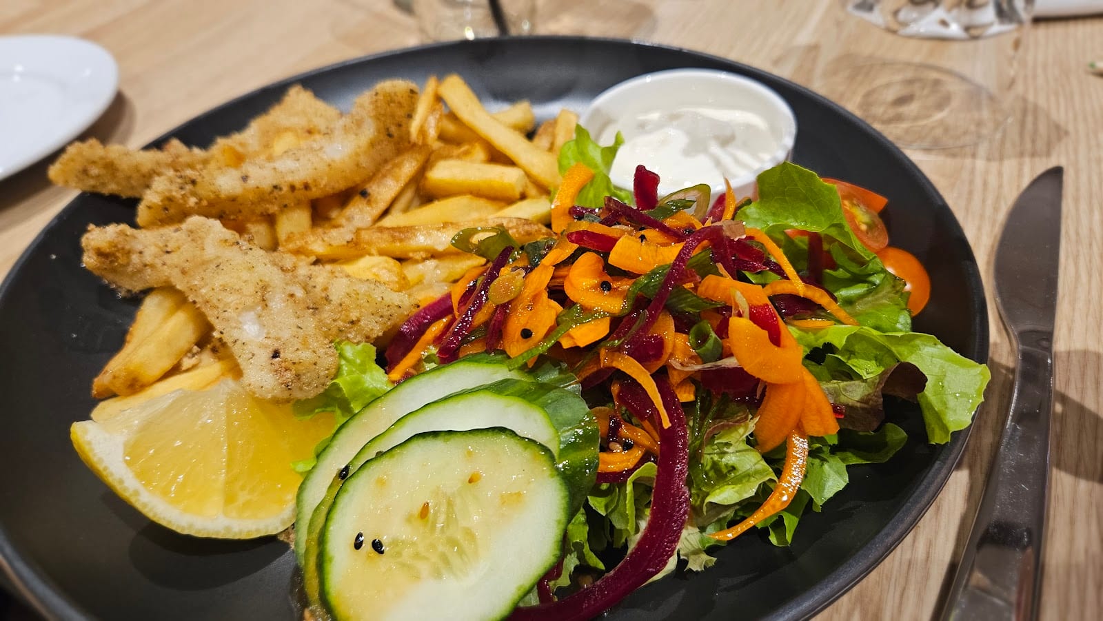 Quarterdeck Bar & Restaurant