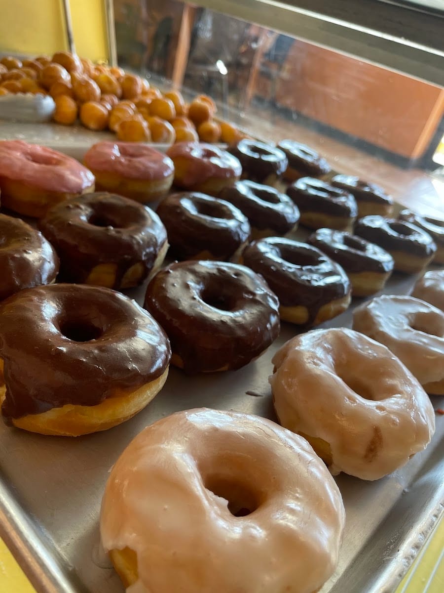 Happy Donuts