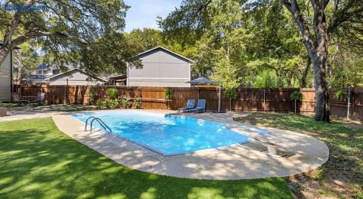 Luxury Escape Home with pool spa game room, photo 2