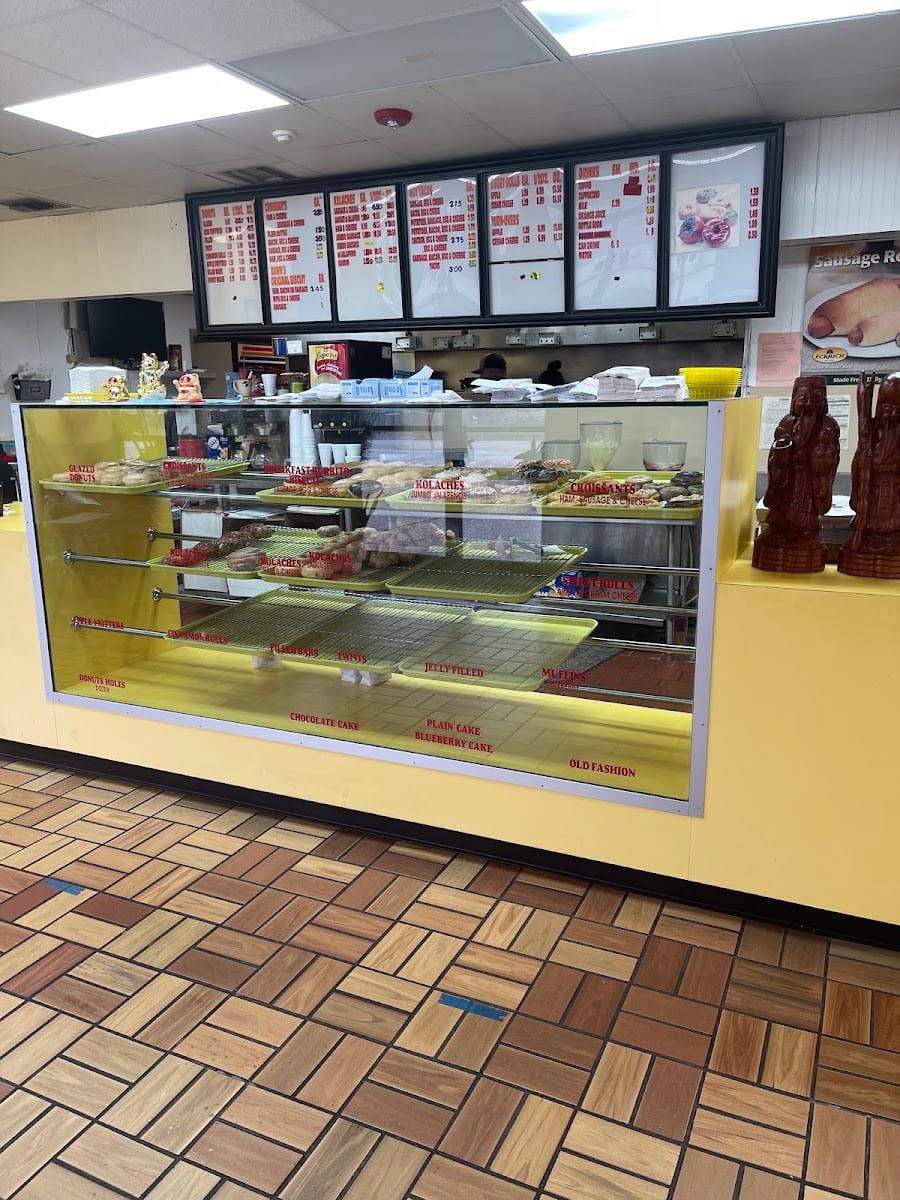 Dawn Donuts, photo 2