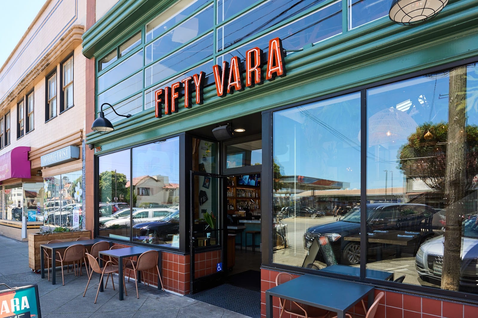 Fifty Vara, photo 2
