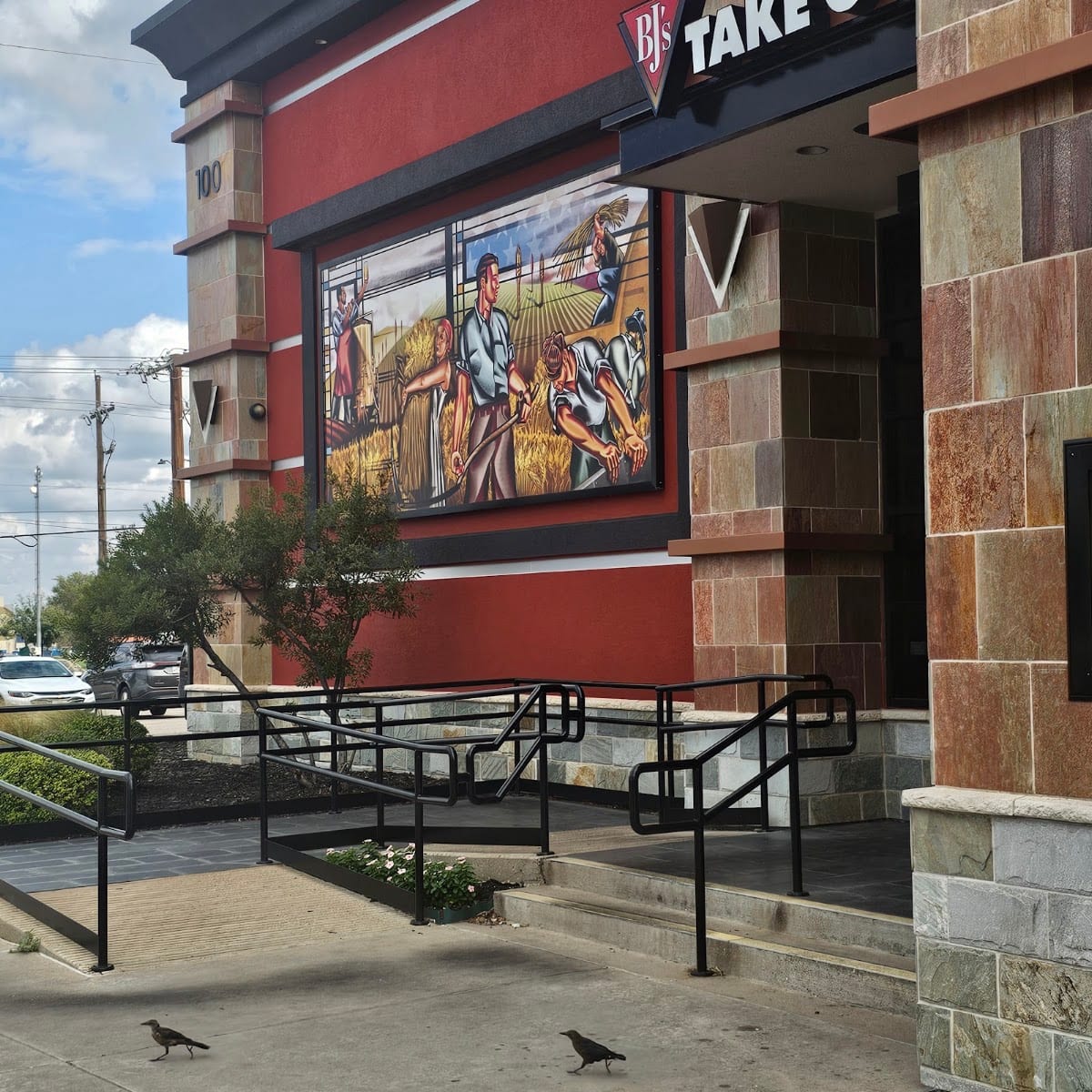 BJ's Restaurant & Brewhouse, photo 3