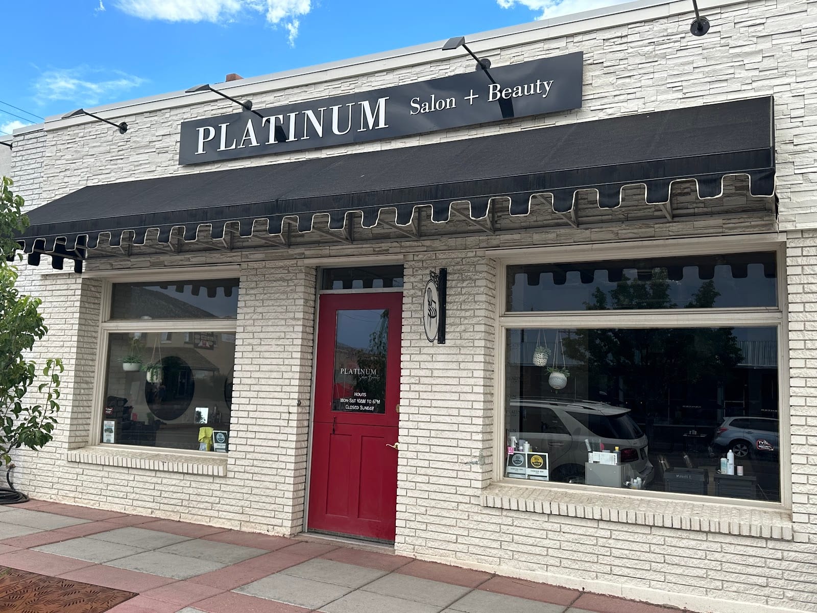 Platinum Salon and Beauty | Hair Dresser - Hair Stylist - Barber - Headspa - Extensions - Eshthetics - Lash and Brow - Nail