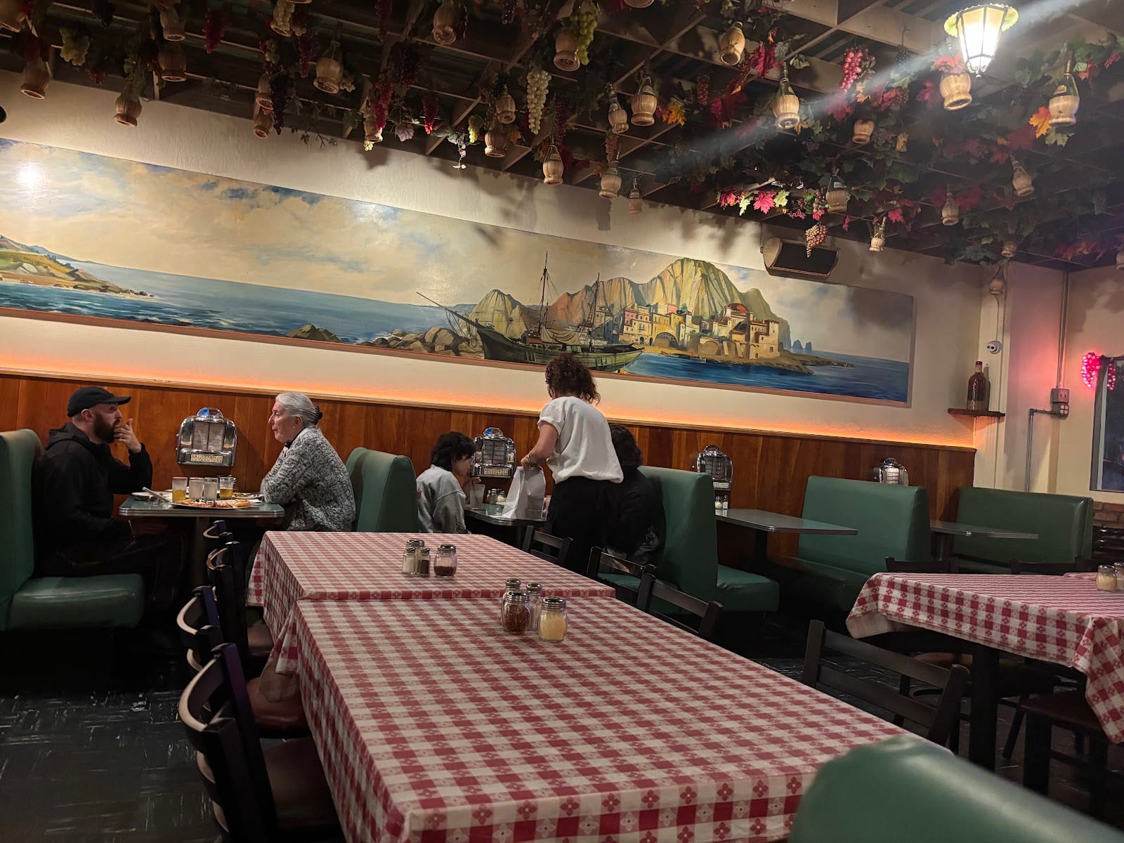 Gaspare's - Pizza House & Italian Restaurant, photo 3