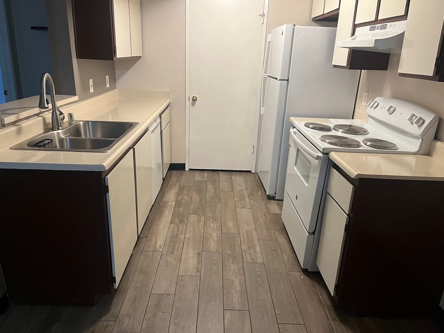 Deluxe Realty, photo 4