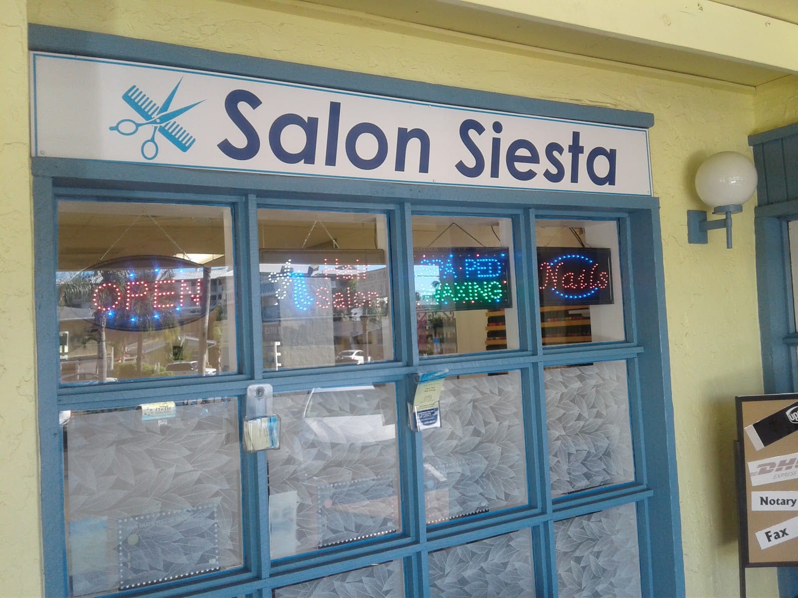 Salon Siesta
