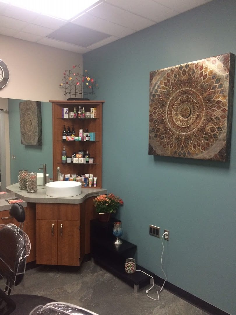 Shireen's Eyebrow Threading & Herbal Facials, photo 3