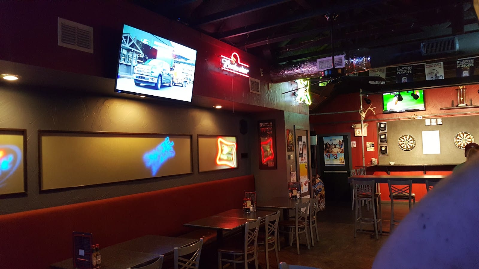 Two Charlies, photo 3
