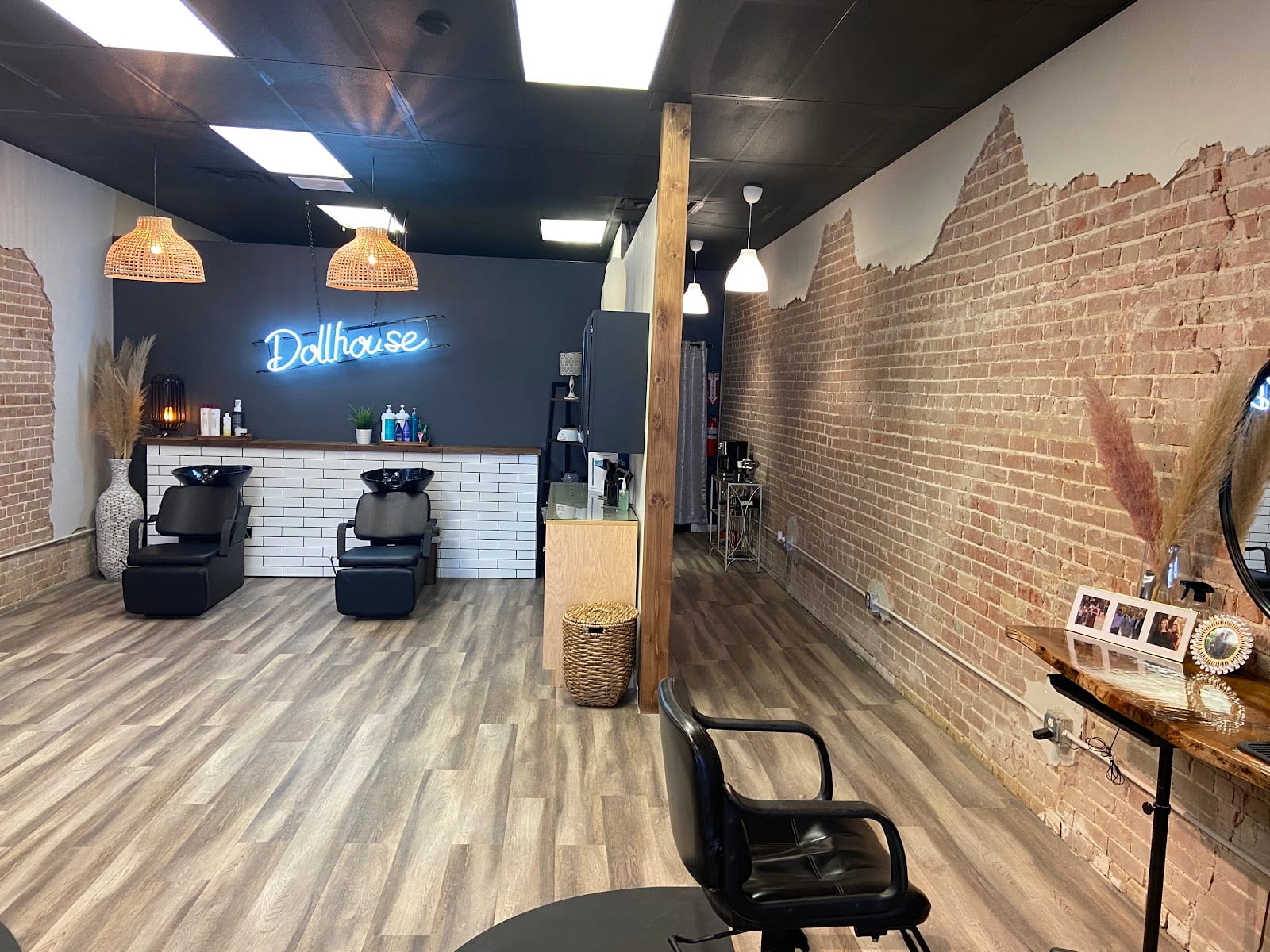 Dollhouse Hair Studio