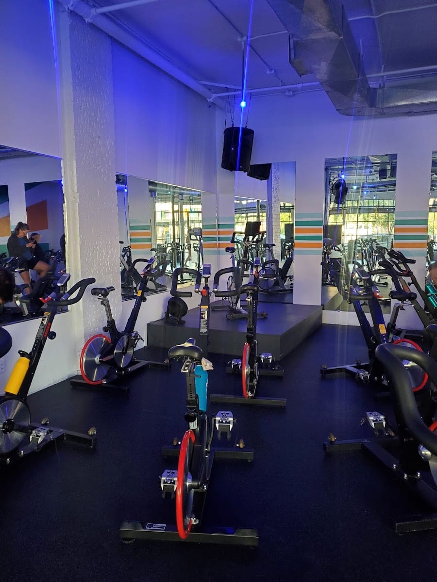 FRIDAY | MAT PILATES, STRENGTH & SPIN | DOWNTOWN