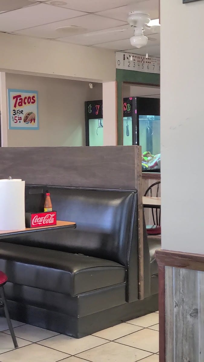 Miss Ann's Classic Diner, photo 2