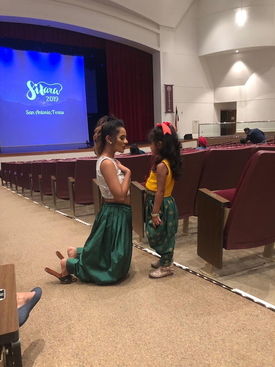 Bollywood Dance Central, photo 3