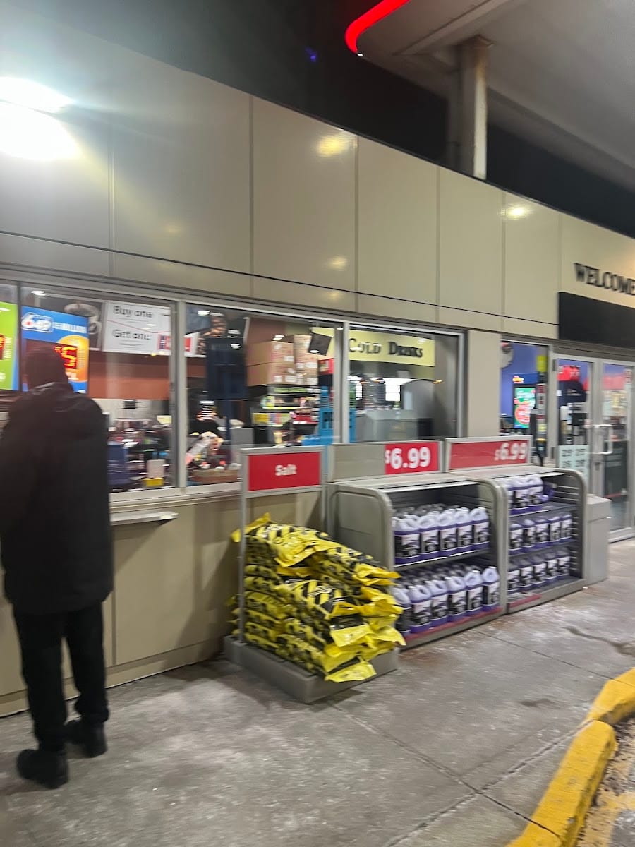 Petro-Canada & Car Wash, photo 4