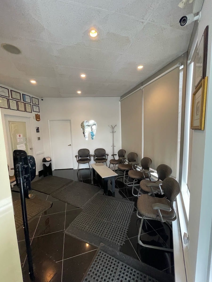 Dr. Edward Lam Dental Clinic