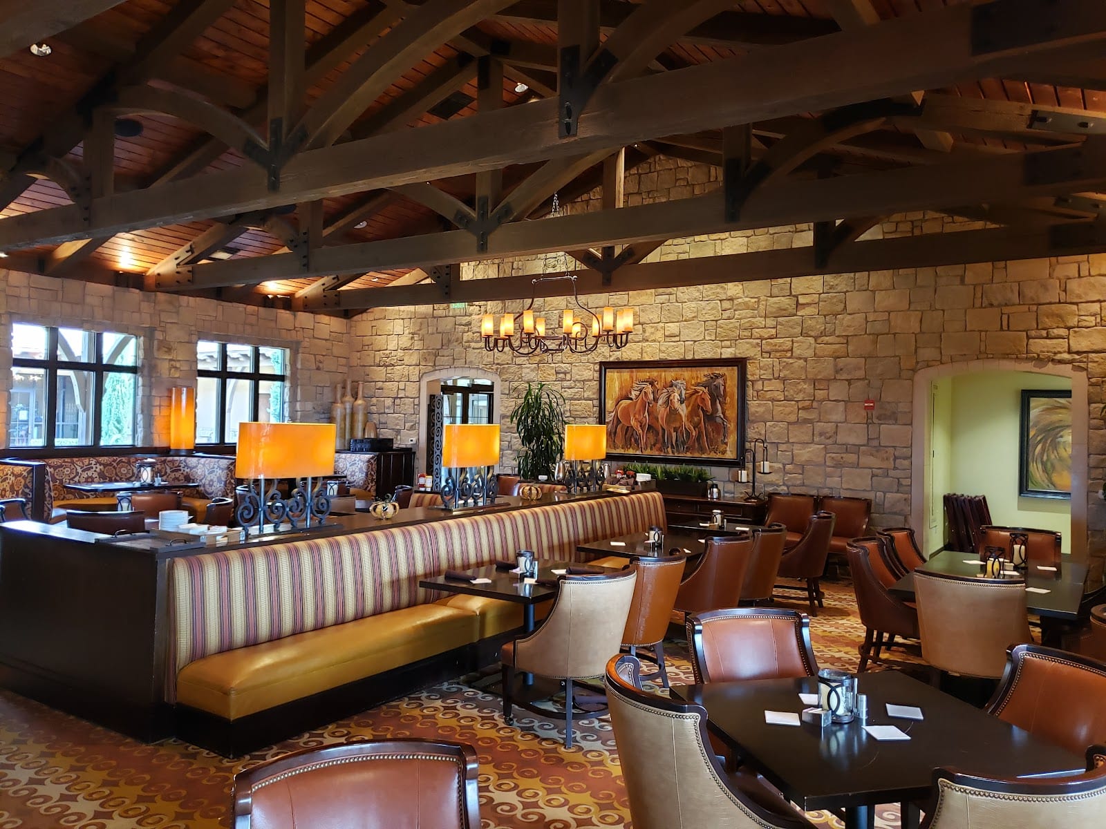 Wildhorse Grill, Lounge & Bar