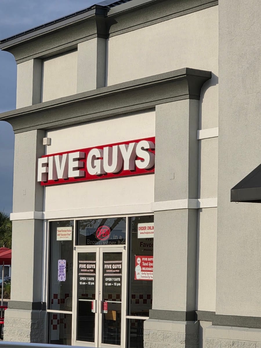 Five Guys, photo 2