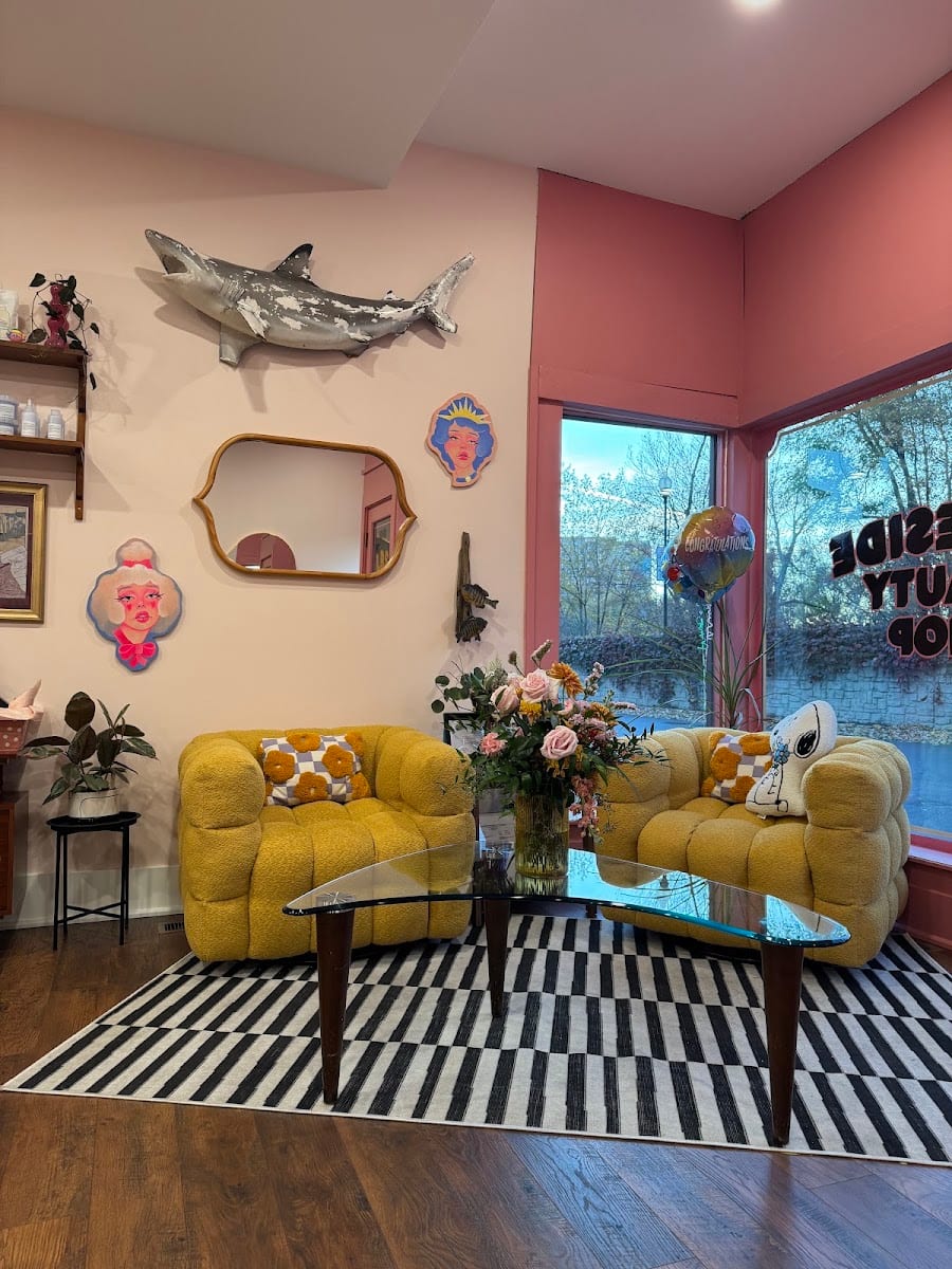 Lakeside Beauty Shop