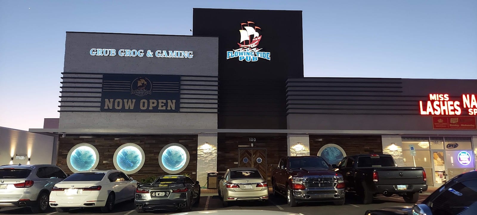Flowing Tide Pub 8, photo 2