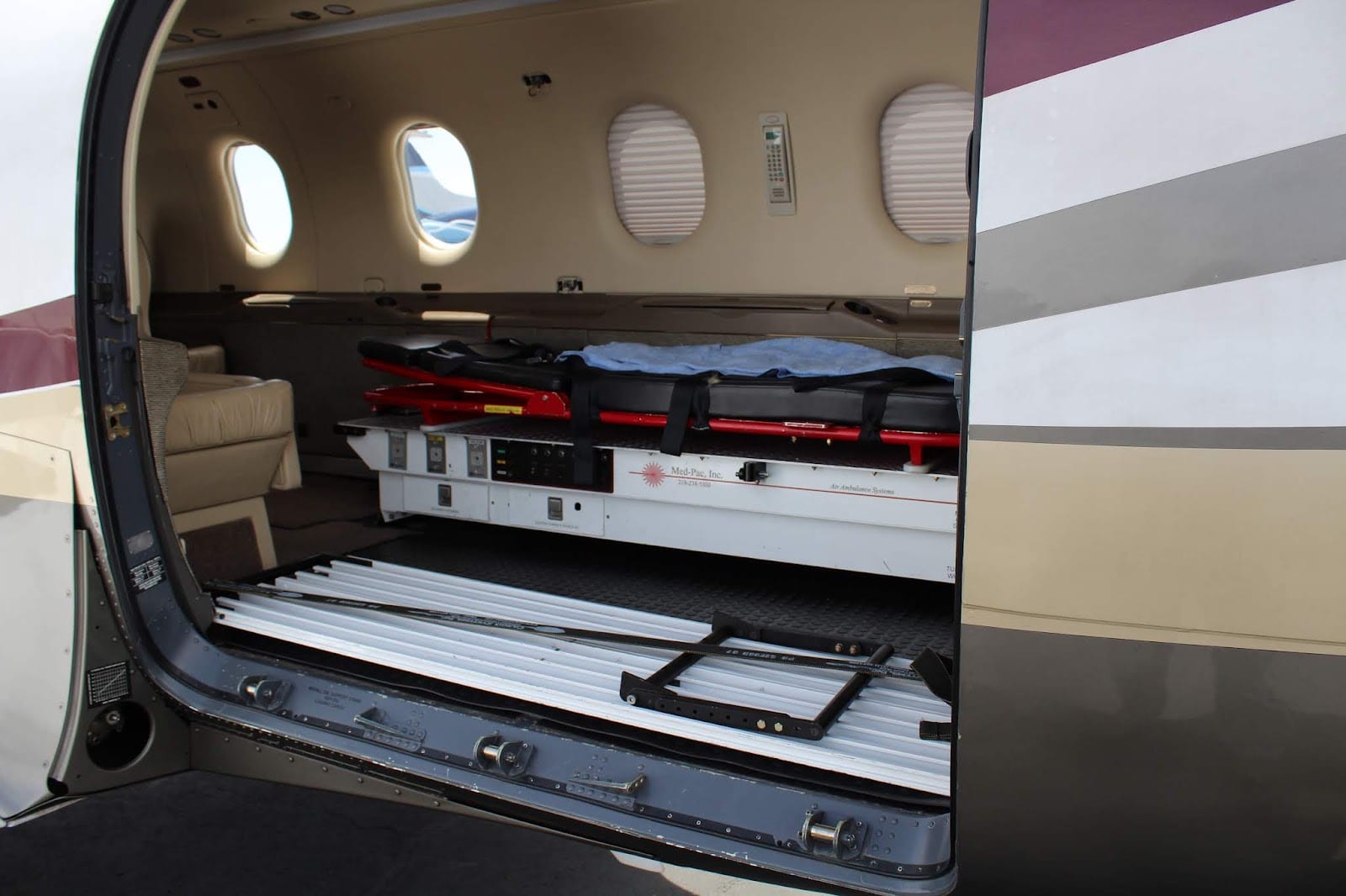CASTLE MEDFLIGHT - Worldwide Air Ambulance and Medical Escort Services, photo 2