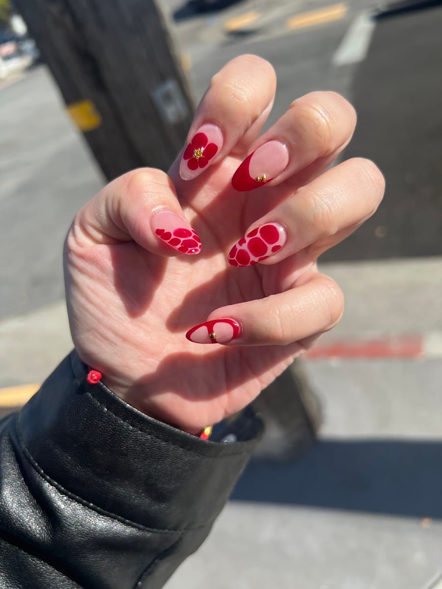 Divine Nails