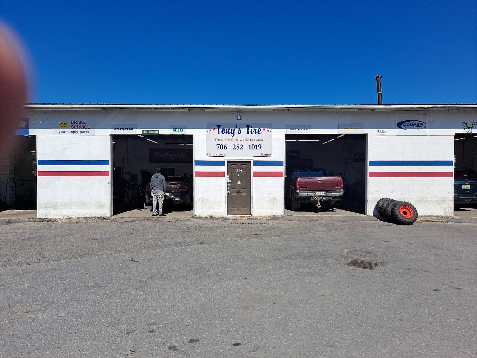 Tony's Tire, photo 4