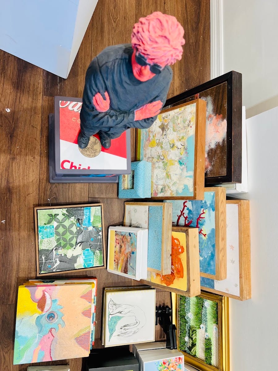 502 Gallery, photo 3