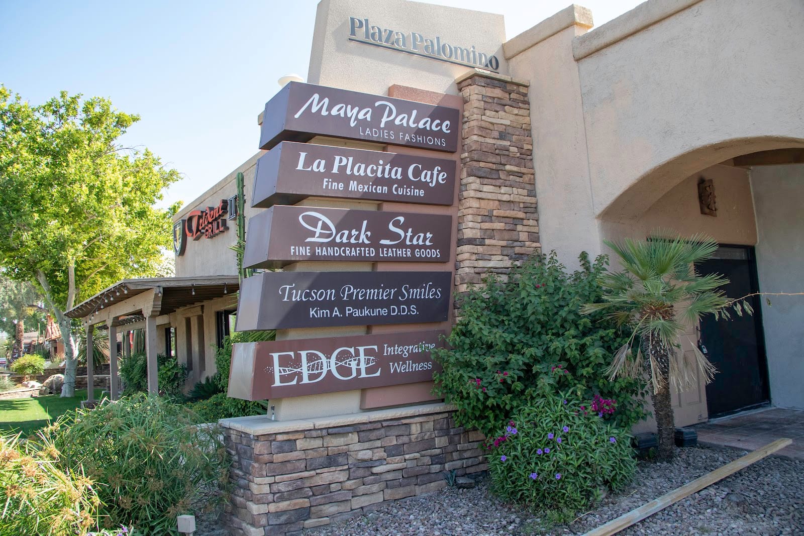 Tucson Premier Smiles: Kim Paukune, DDS, photo 2