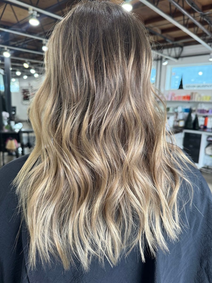 Melissa Vera Hair @ Bauhaus Salon, photo 3