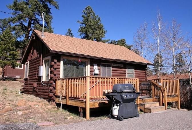 3 Mi to Rocky Mtn National Park: Estes Park Cabin!