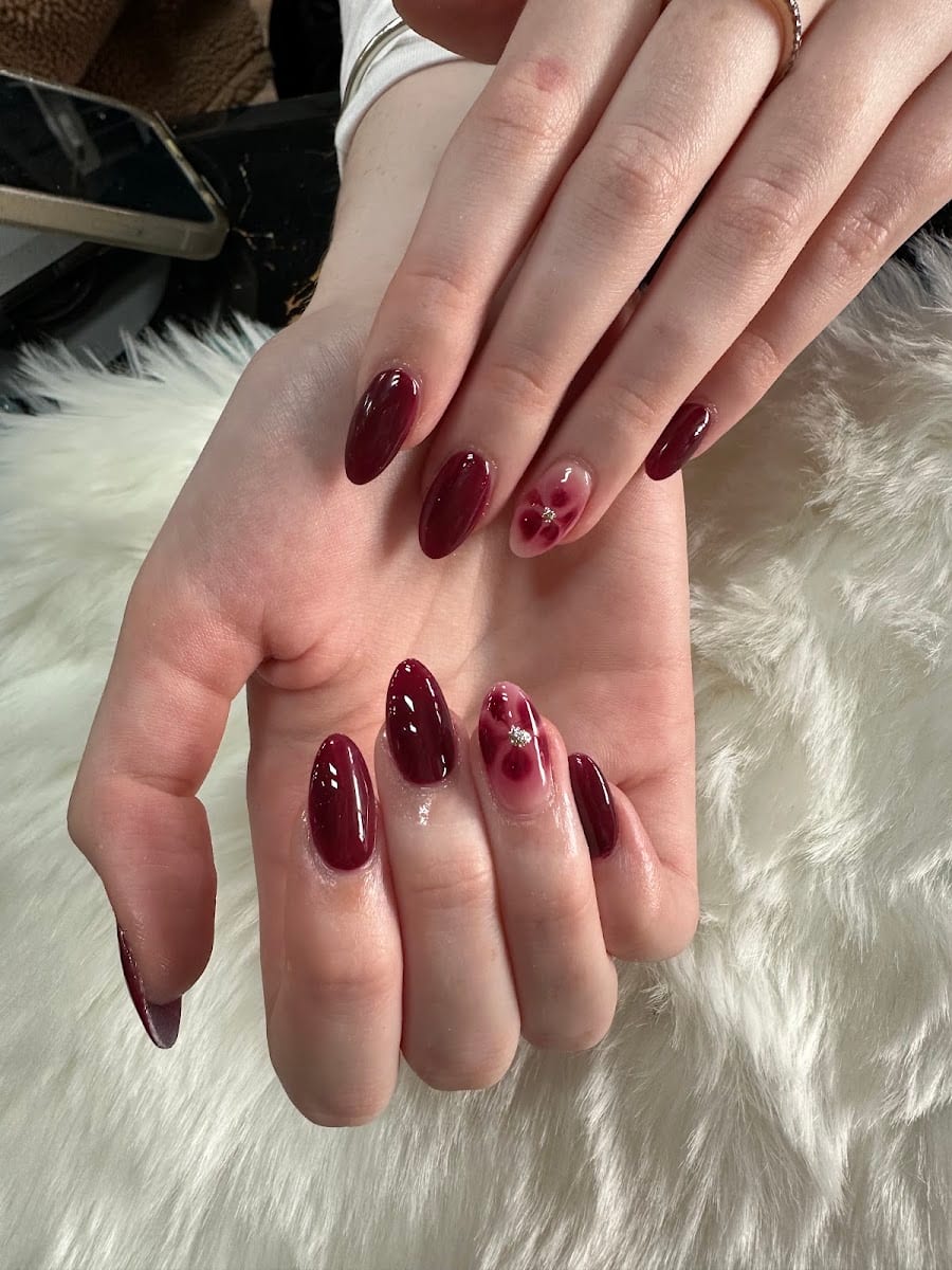 VIP LOUNGE NAILS AND HEAD SPA