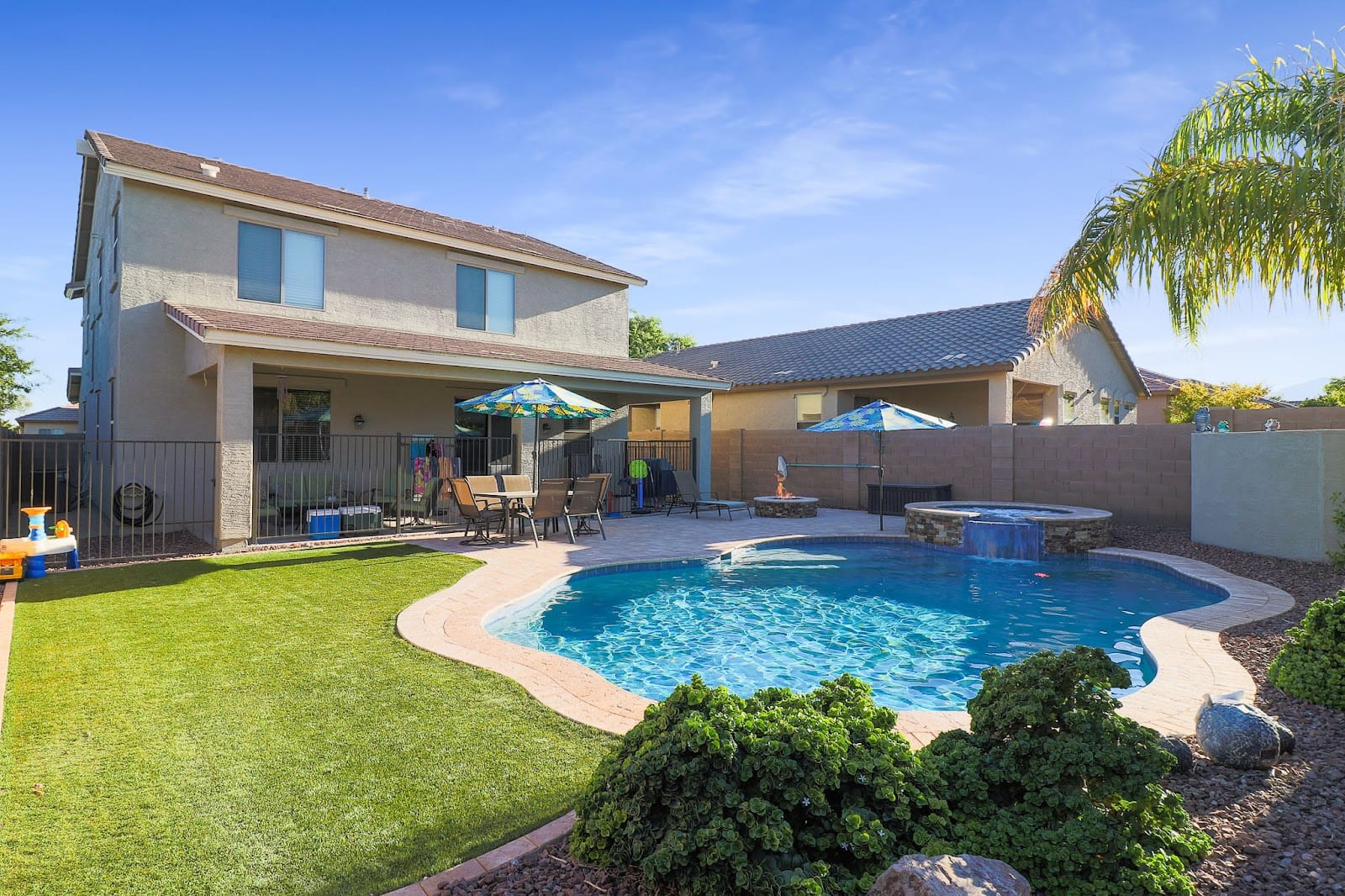 Arizona's Best Real Estate Agents, Larry Crider and Gennifer Mickelson, photo 2