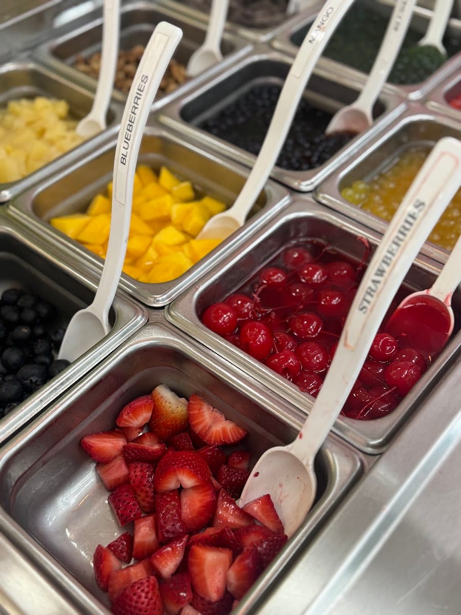 sweetFrog Premium Frozen Yogurt, photo 3