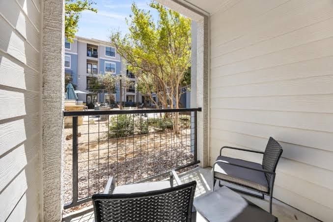 Frisco1 BR Apt, Gym, Pool, work space, Shopping
