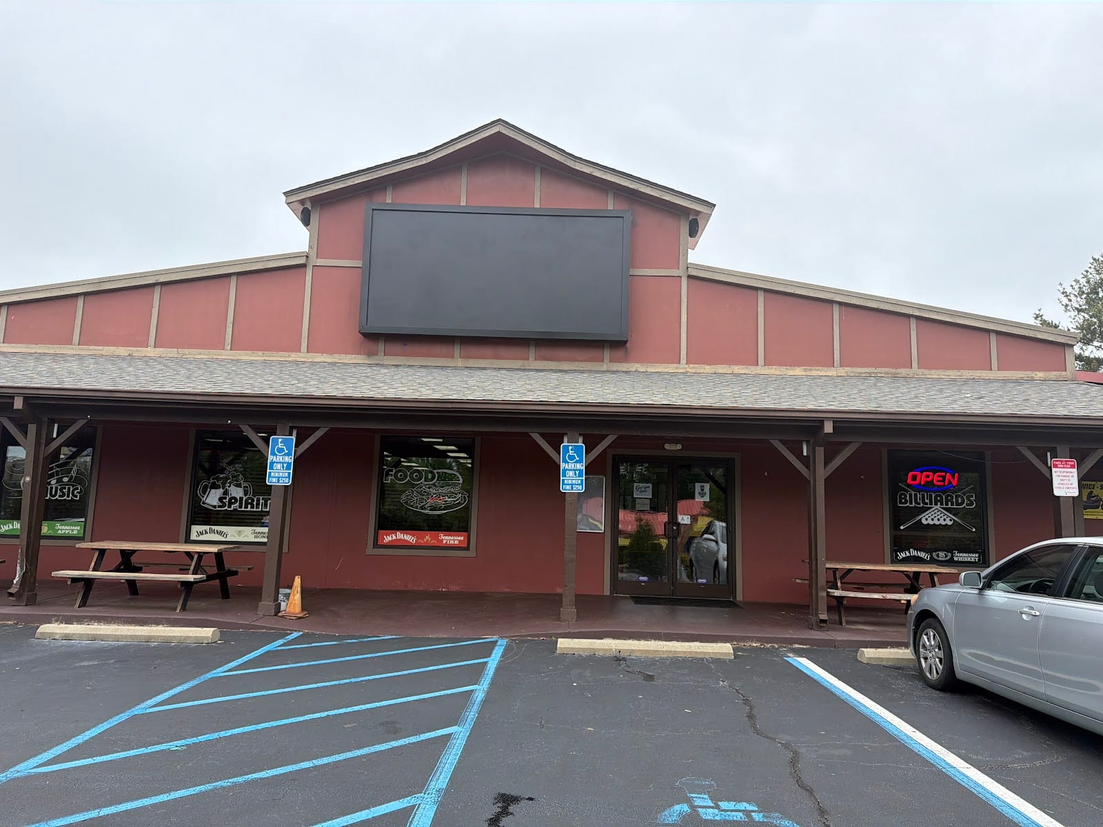 Gringos Sports Bar, photo 2