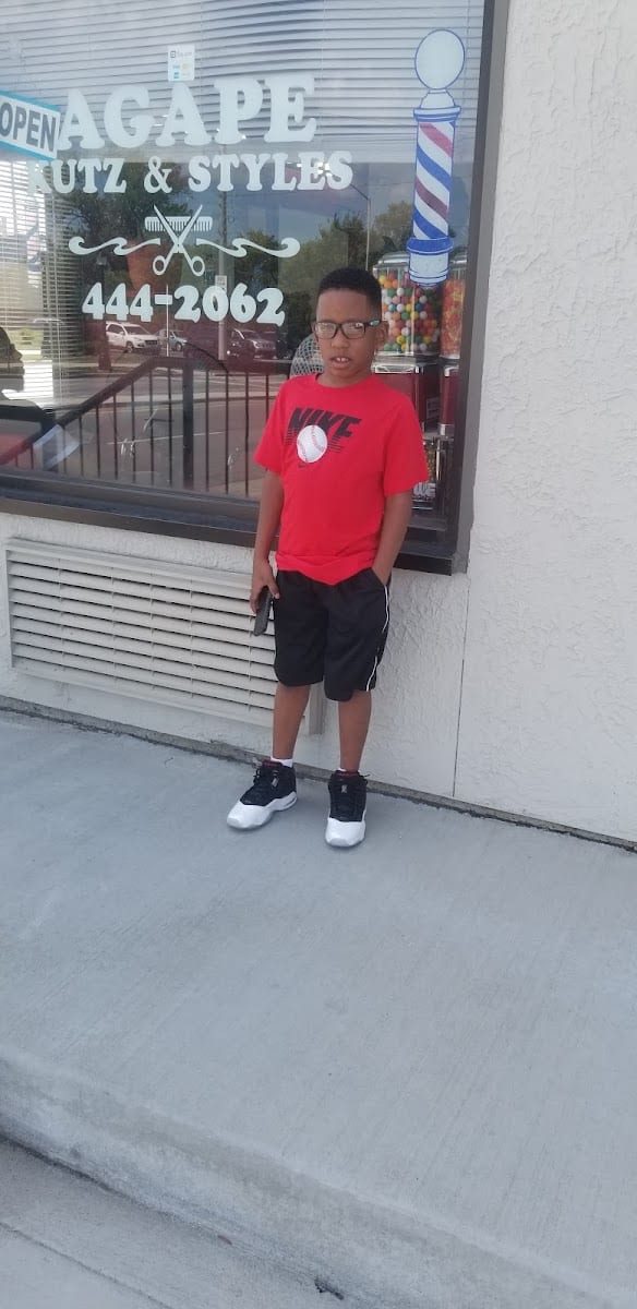 Agape Kutz & Styles, photo 3