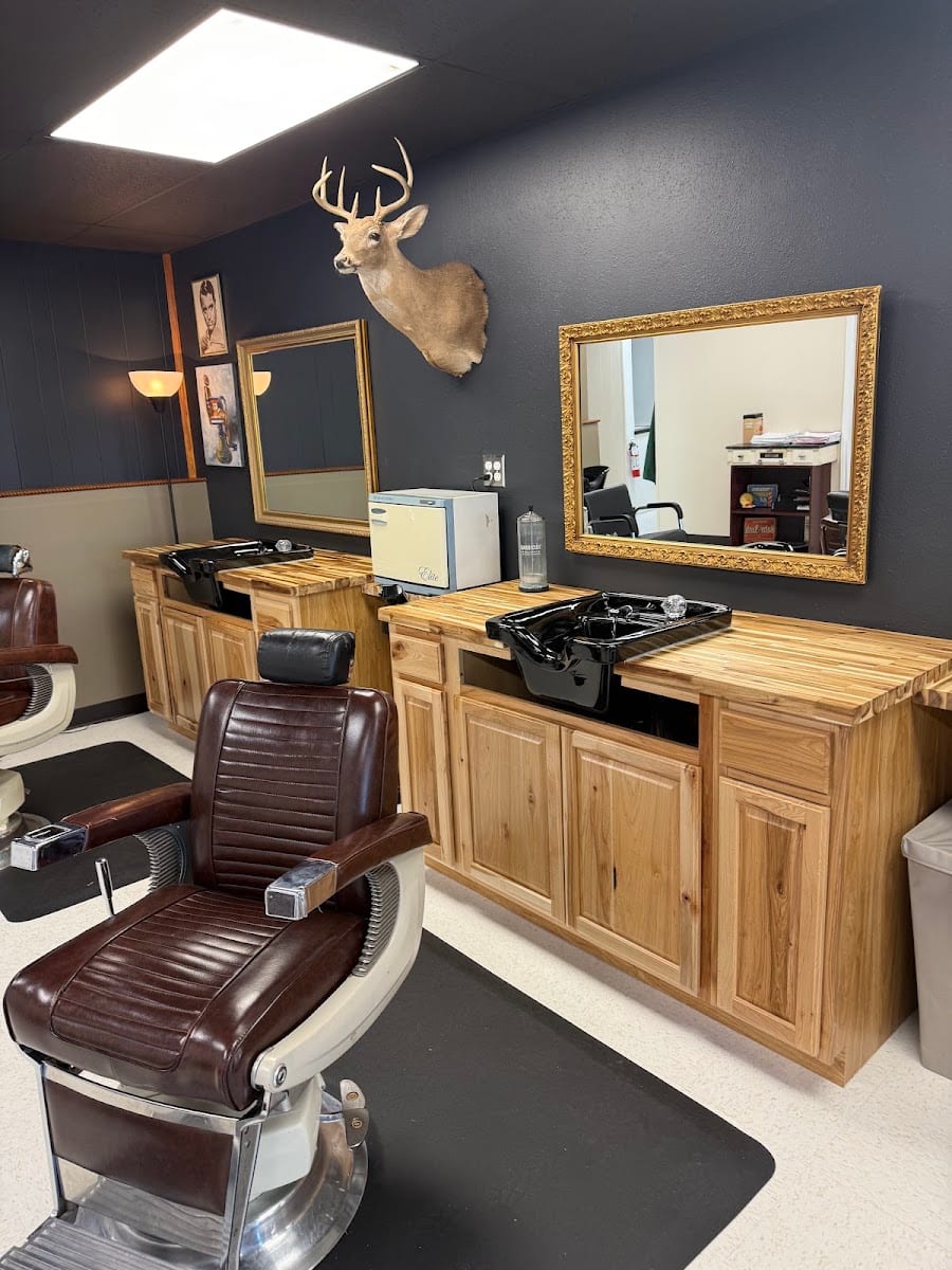 The Crooked Sideburn Barbershop, photo 2