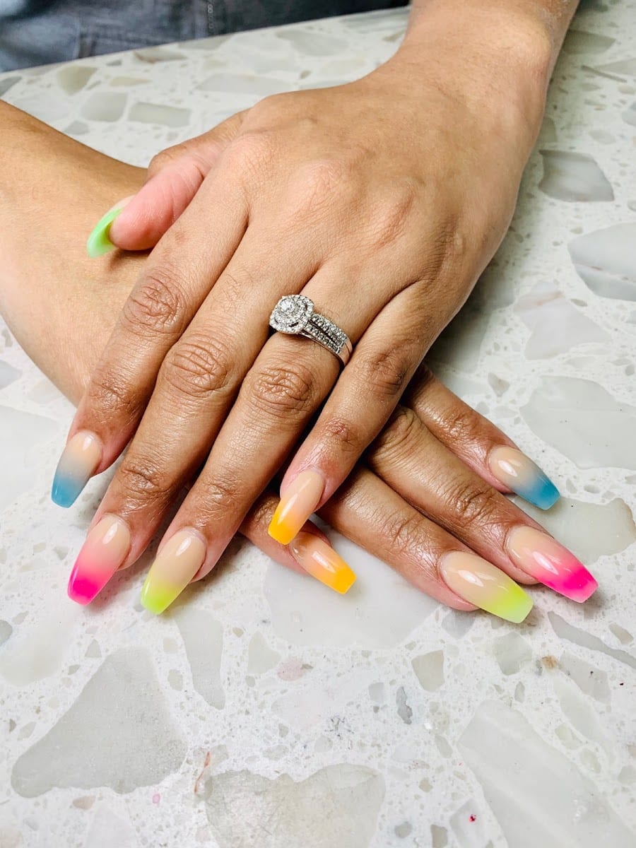 Rose Nails, photo 2